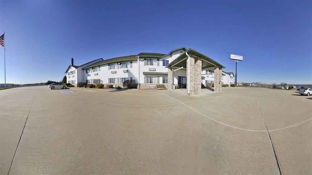 Comfort Inn & Suites Riverview Near Davenport And I-80 Le Claire Екстериор снимка