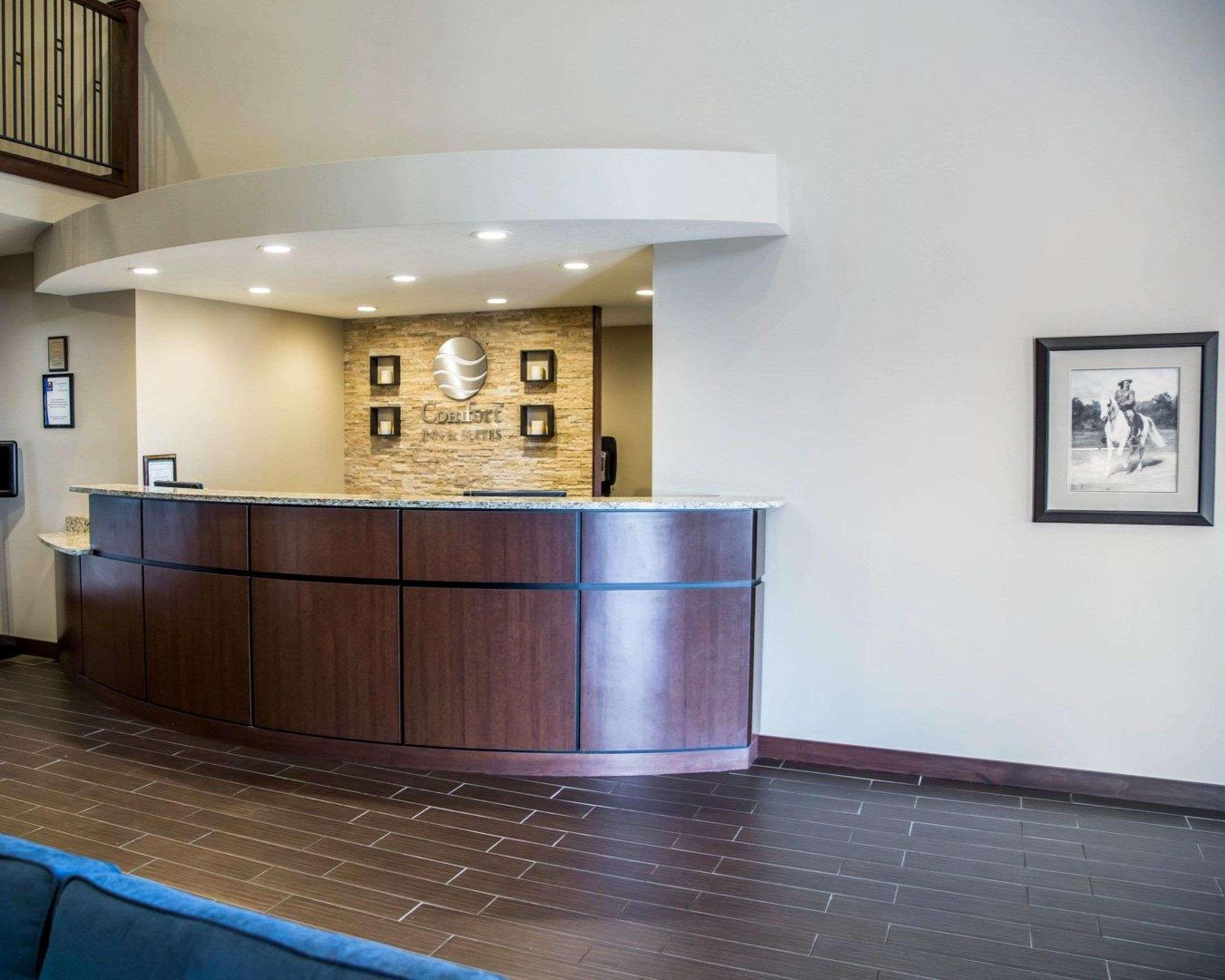 Comfort Inn & Suites Riverview Near Davenport And I-80 Le Claire Екстериор снимка