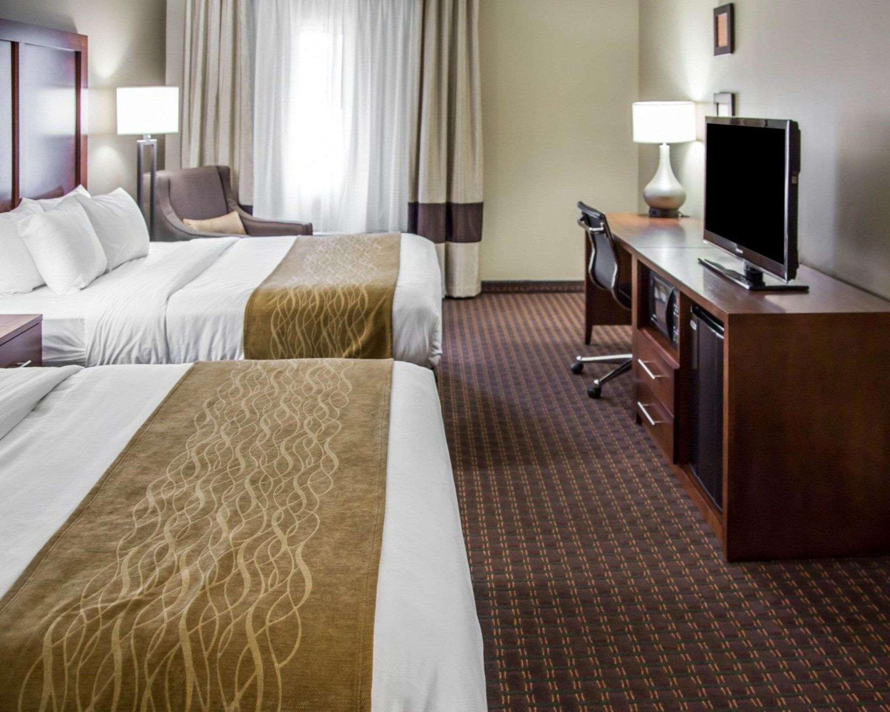 Comfort Inn & Suites Riverview Near Davenport And I-80 Le Claire Екстериор снимка