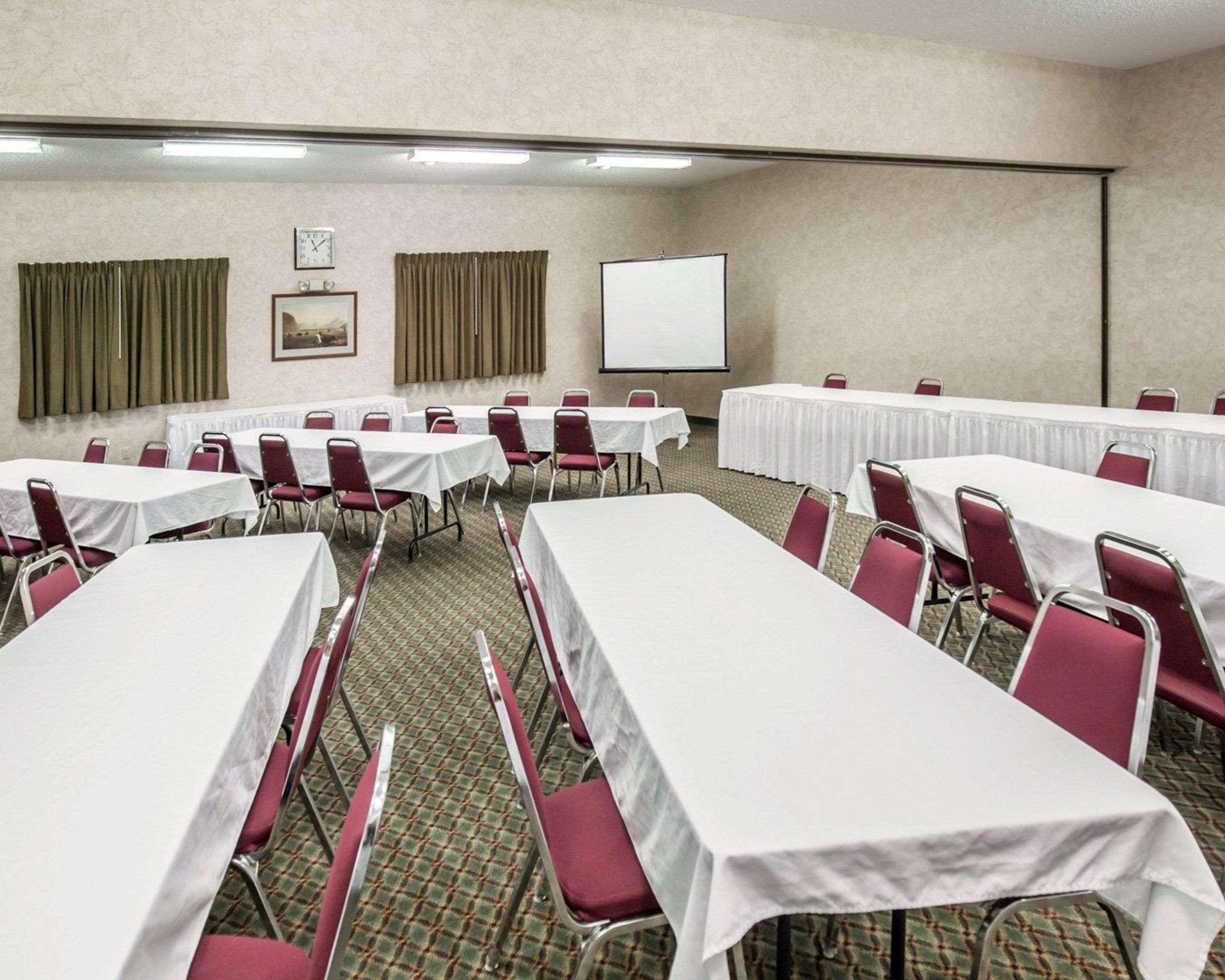 Comfort Inn & Suites Riverview Near Davenport And I-80 Le Claire Екстериор снимка