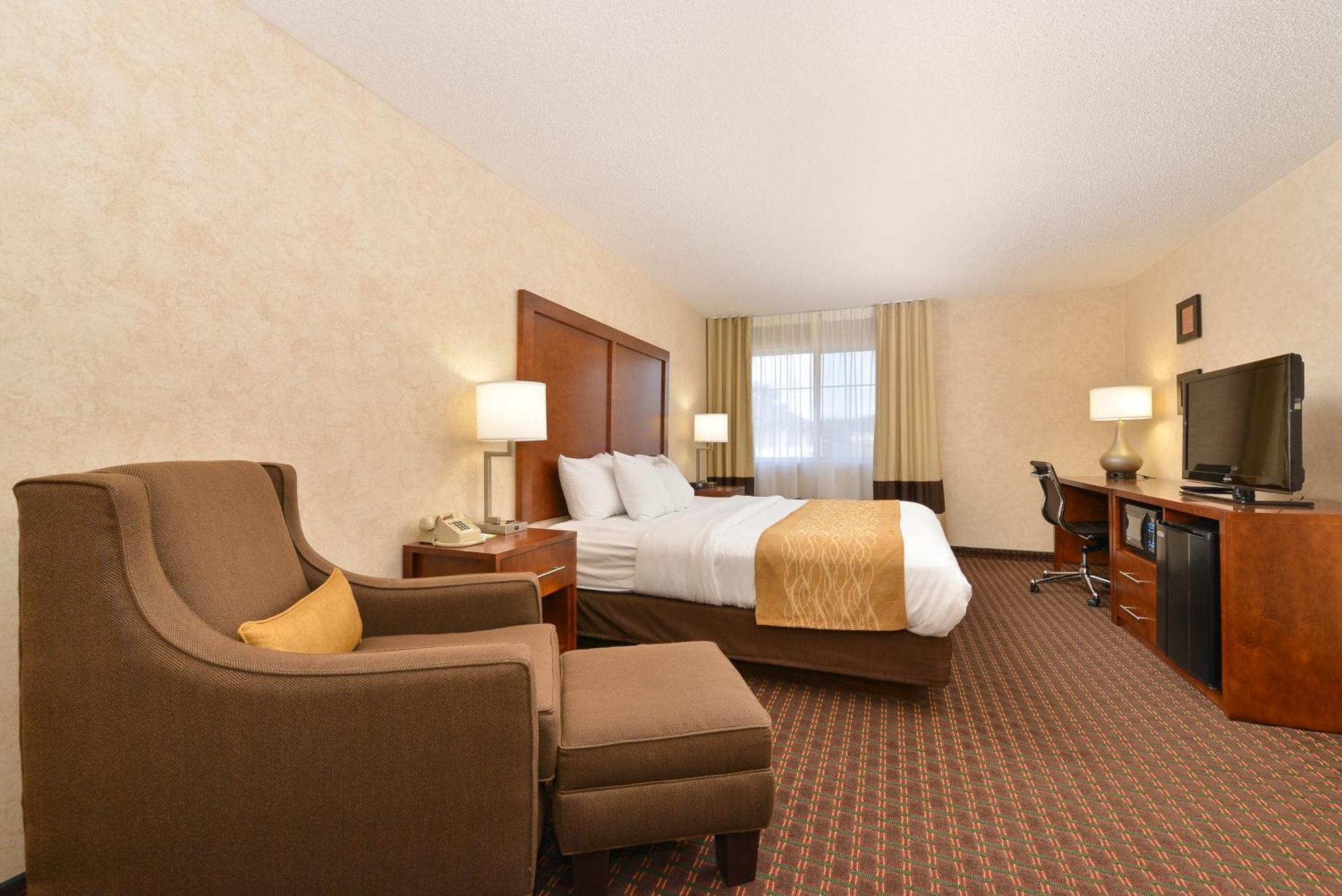 Comfort Inn & Suites Riverview Near Davenport And I-80 Le Claire Стая снимка