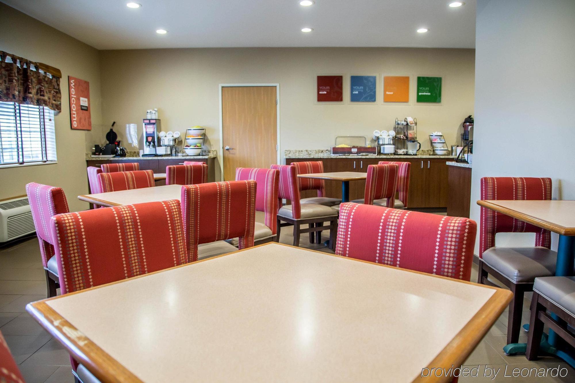 Comfort Inn & Suites Riverview Near Davenport And I-80 Le Claire Екстериор снимка