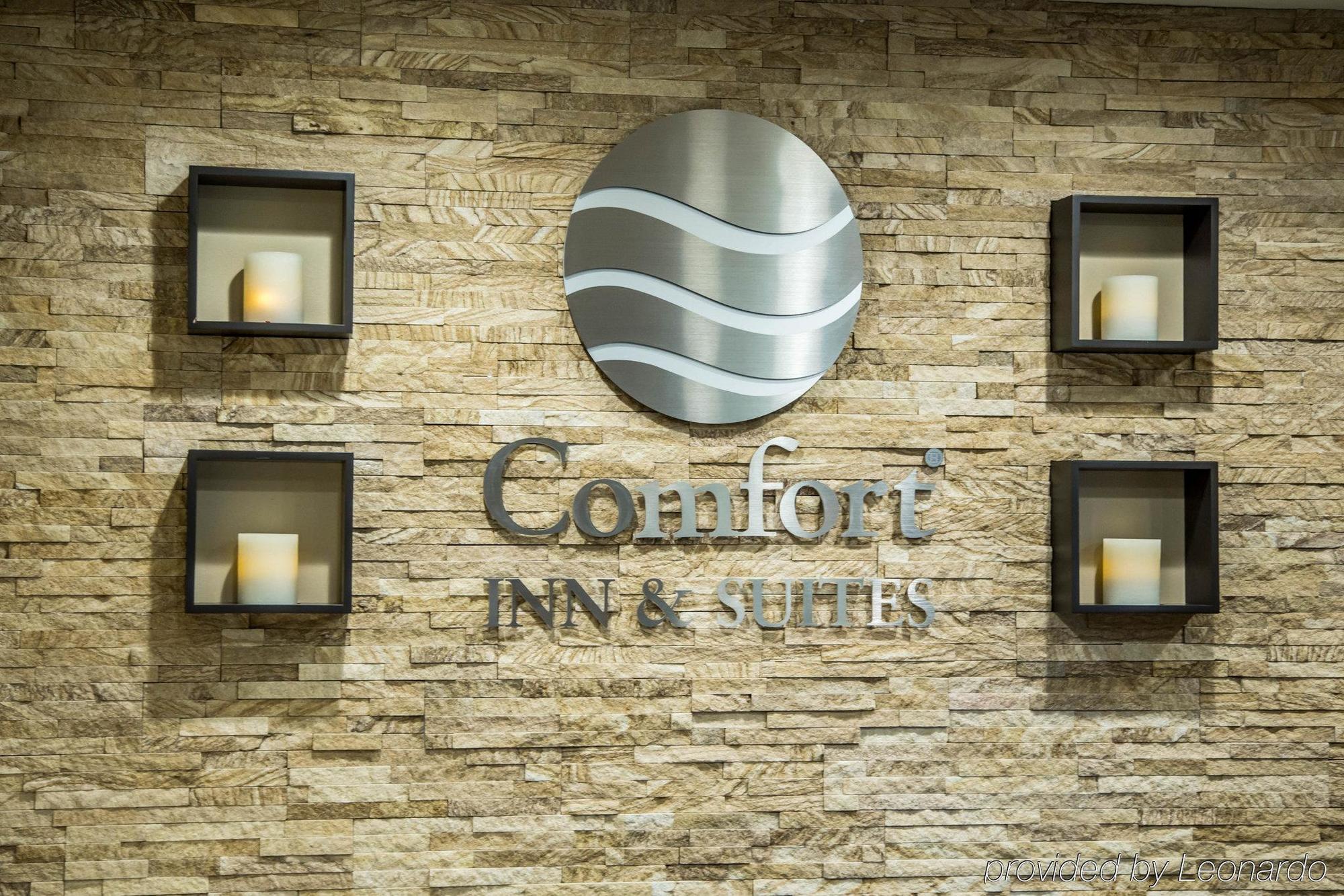 Comfort Inn & Suites Riverview Near Davenport And I-80 Le Claire Екстериор снимка