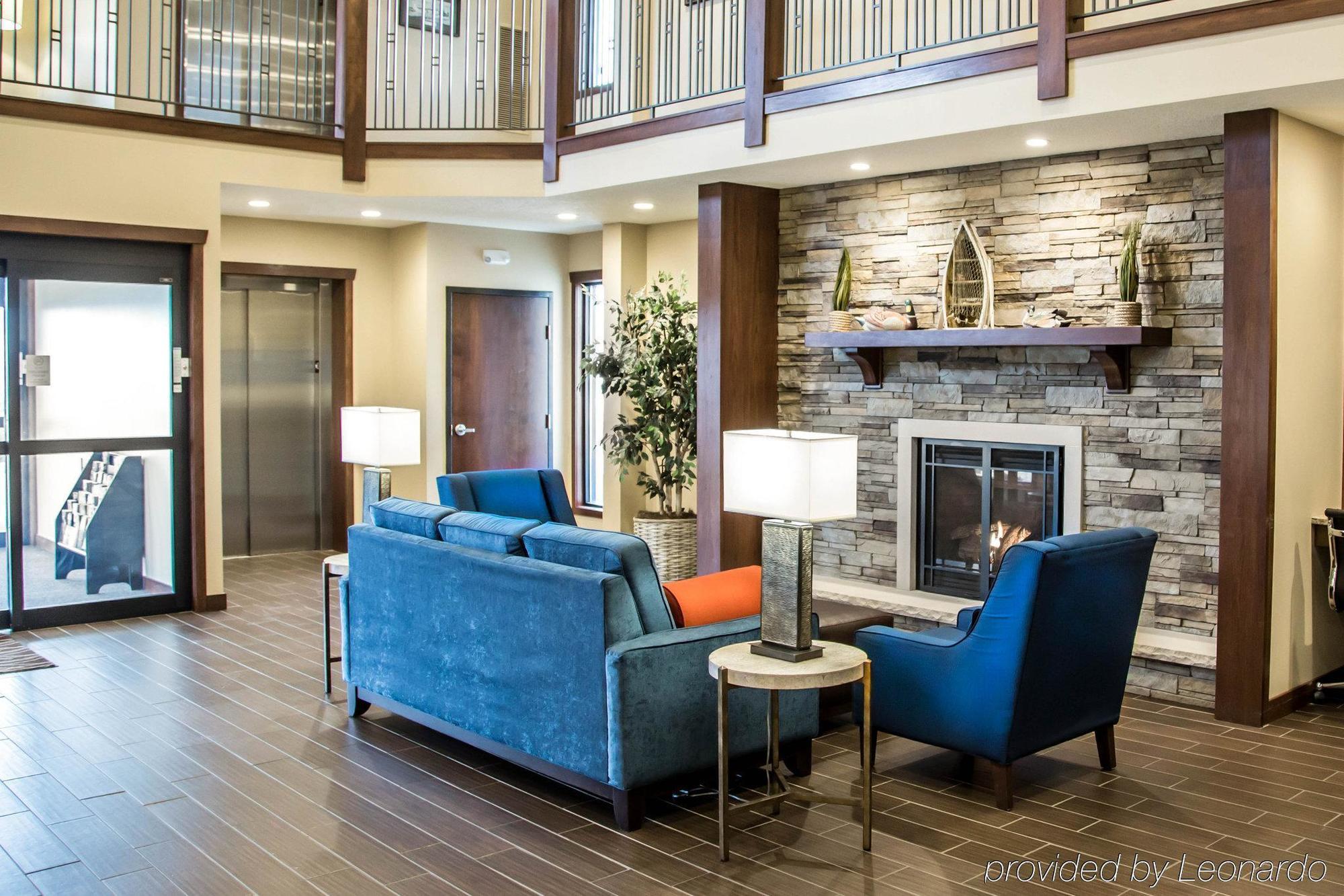 Comfort Inn & Suites Riverview Near Davenport And I-80 Le Claire Екстериор снимка