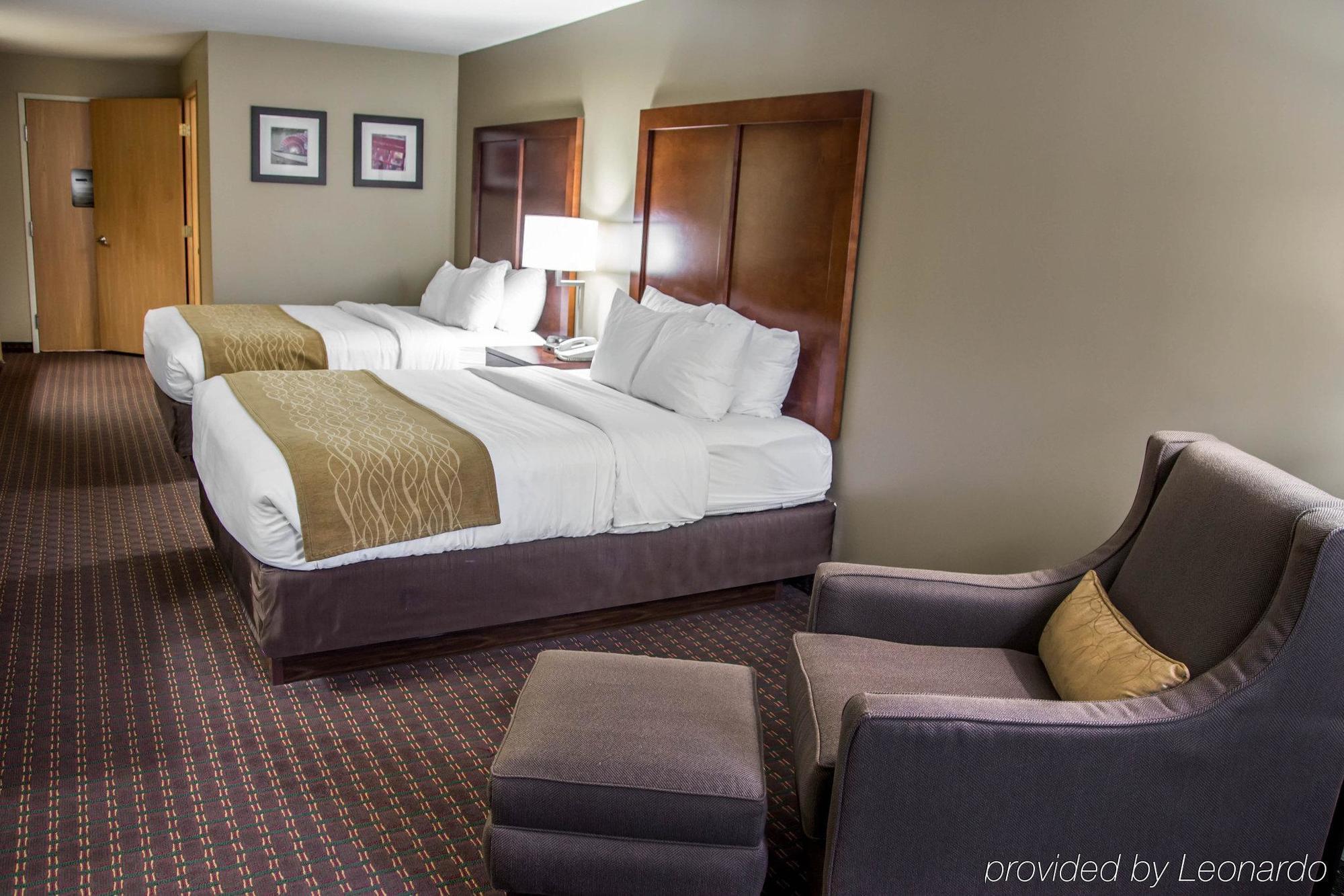 Comfort Inn & Suites Riverview Near Davenport And I-80 Le Claire Екстериор снимка