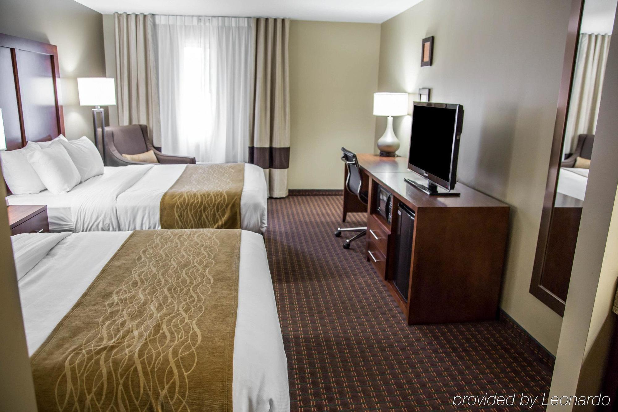 Comfort Inn & Suites Riverview Near Davenport And I-80 Le Claire Екстериор снимка