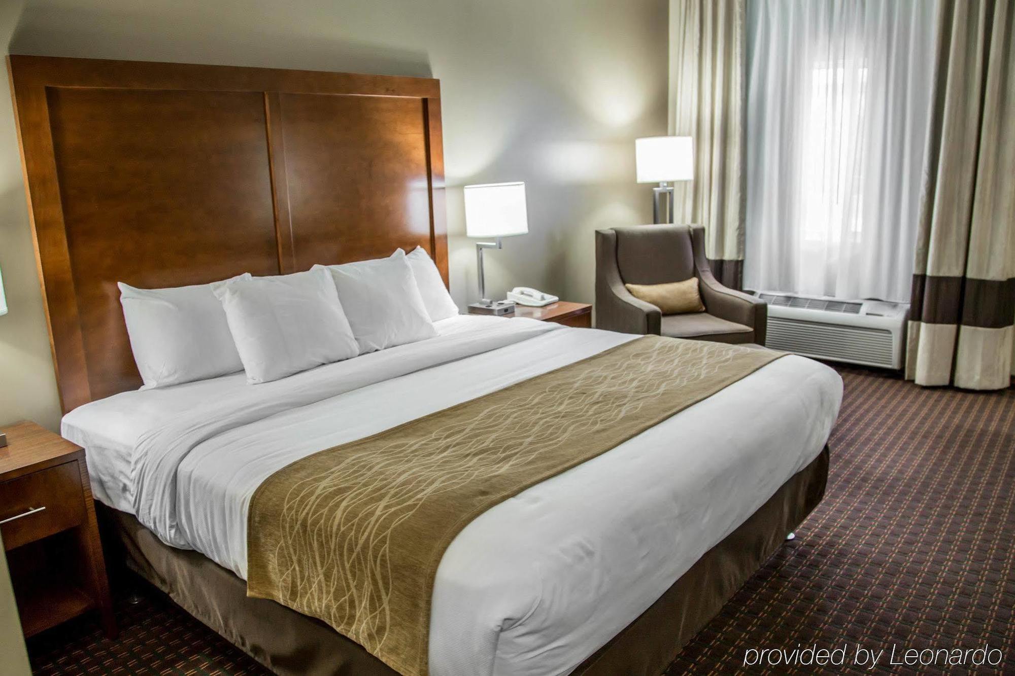 Comfort Inn & Suites Riverview Near Davenport And I-80 Le Claire Екстериор снимка