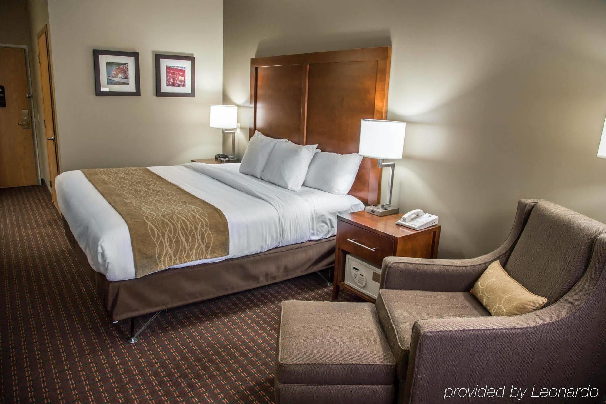 Comfort Inn & Suites Riverview Near Davenport And I-80 Le Claire Екстериор снимка