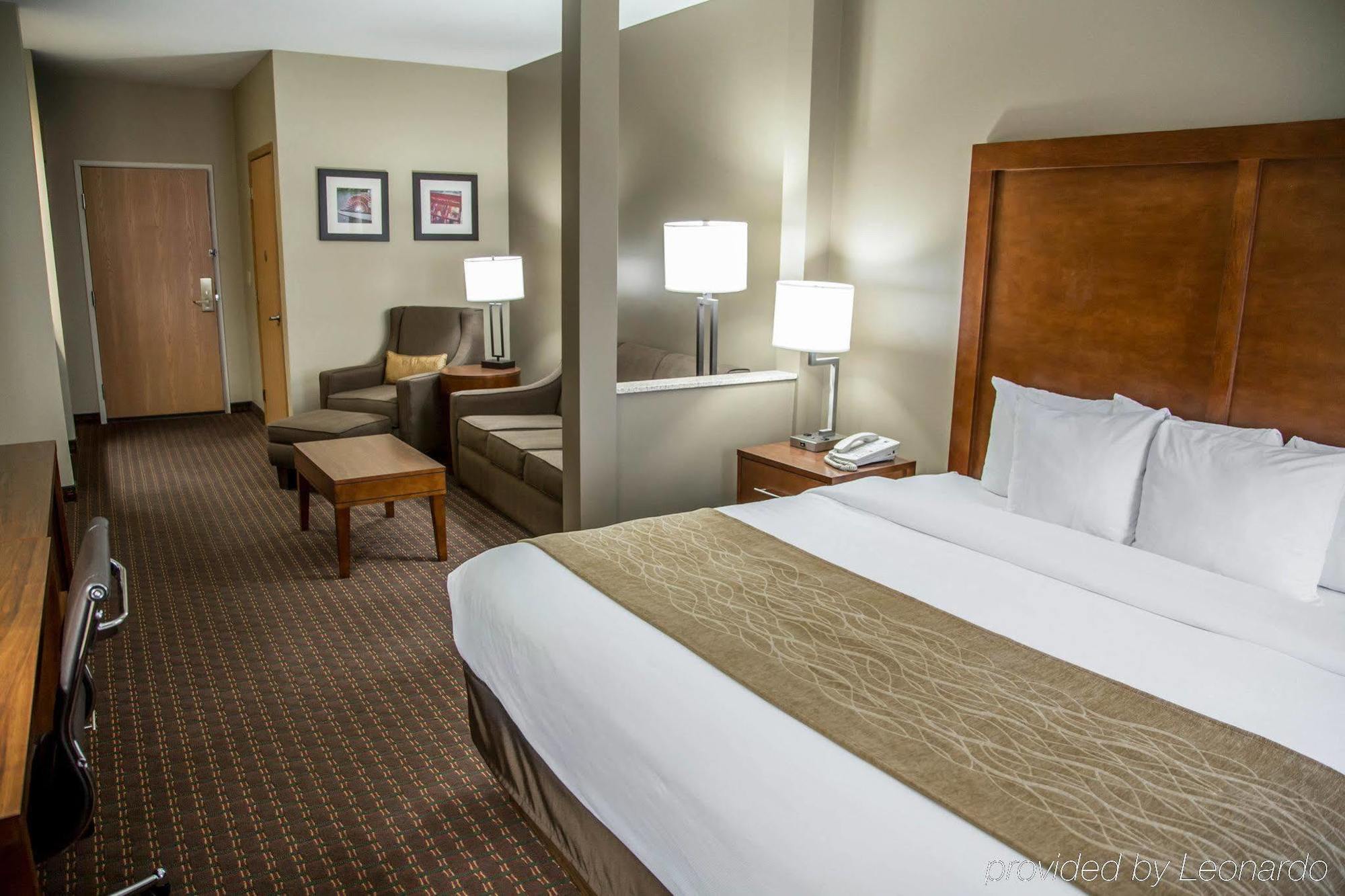 Comfort Inn & Suites Riverview Near Davenport And I-80 Le Claire Екстериор снимка