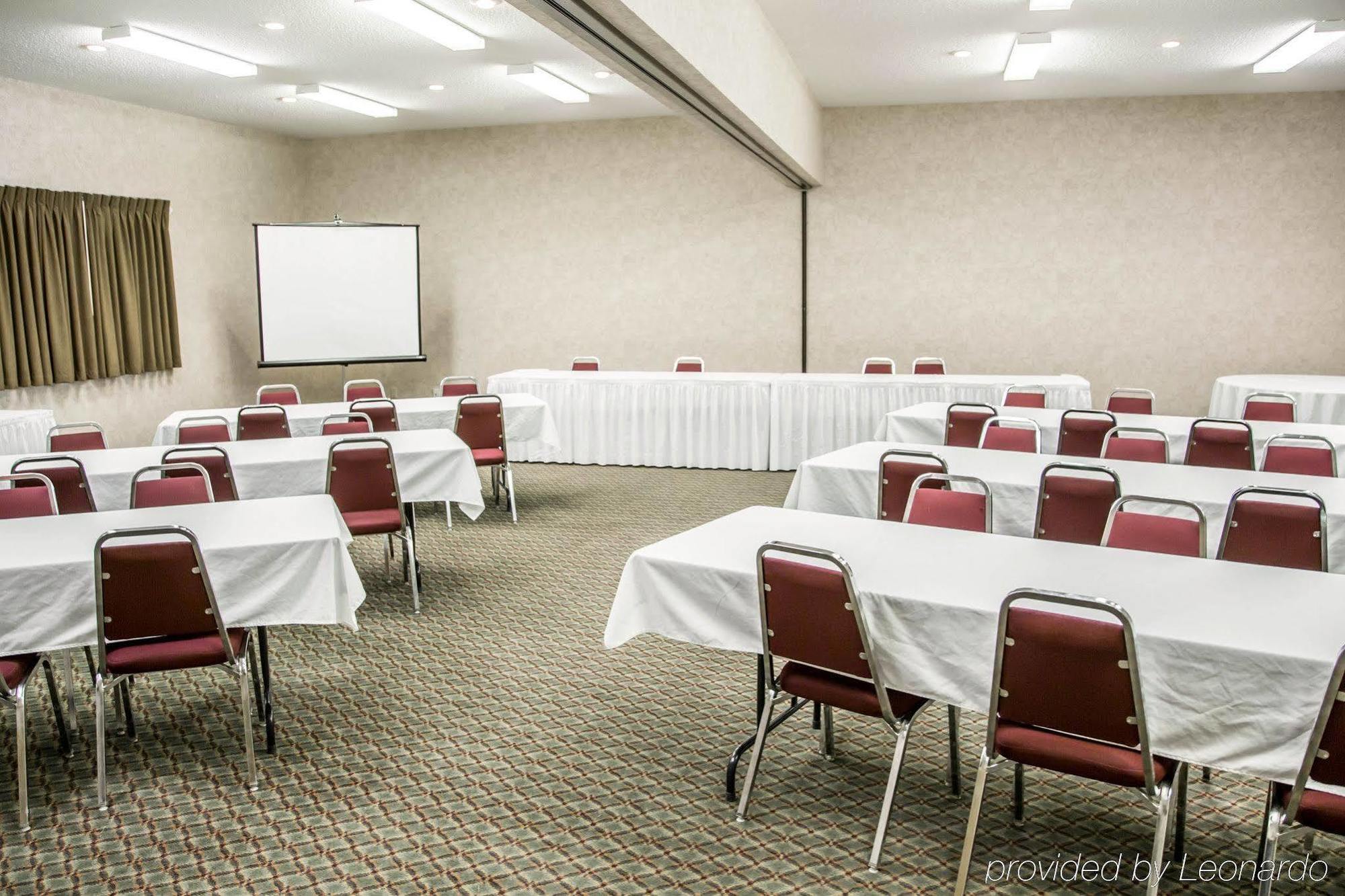 Comfort Inn & Suites Riverview Near Davenport And I-80 Le Claire Екстериор снимка