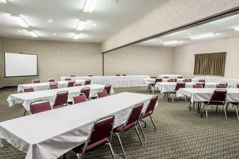 Comfort Inn & Suites Riverview Near Davenport And I-80 Le Claire Екстериор снимка