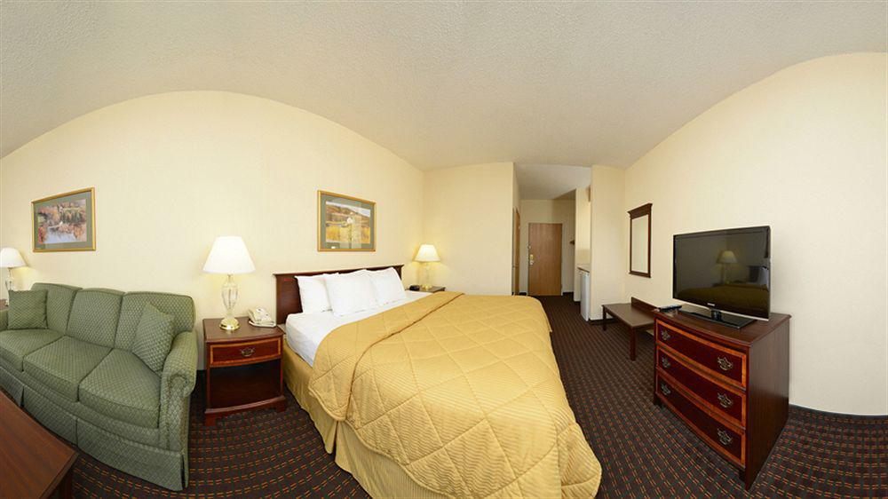 Comfort Inn & Suites Riverview Near Davenport And I-80 Le Claire Екстериор снимка